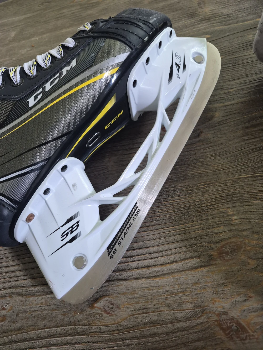 CCM tacks 9060